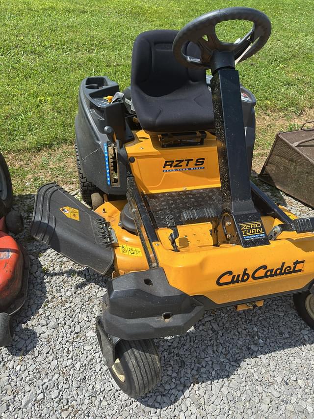 Image of Cub Cadet RZTS equipment image 2