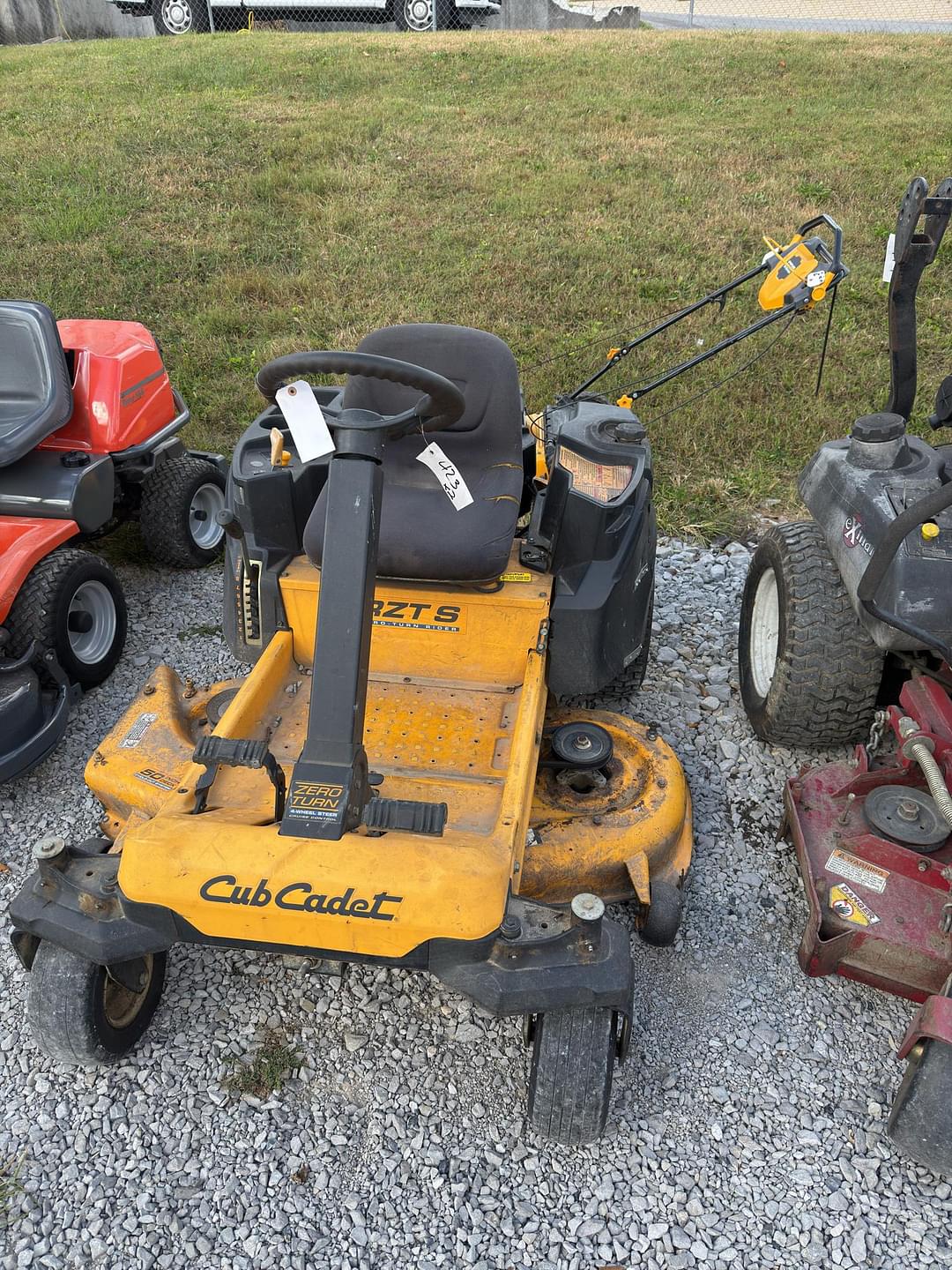 Image of Cub Cadet RZT S Primary image