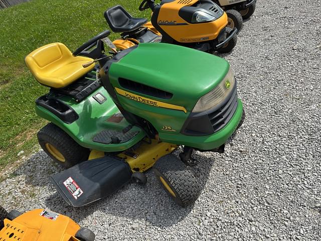 Image of John Deere 125 equipment image 3