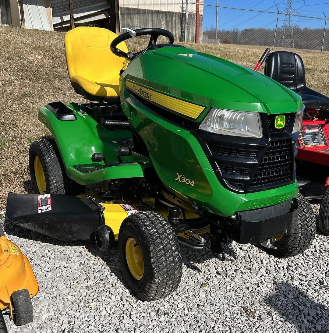 Image of John Deere X304 Primary image