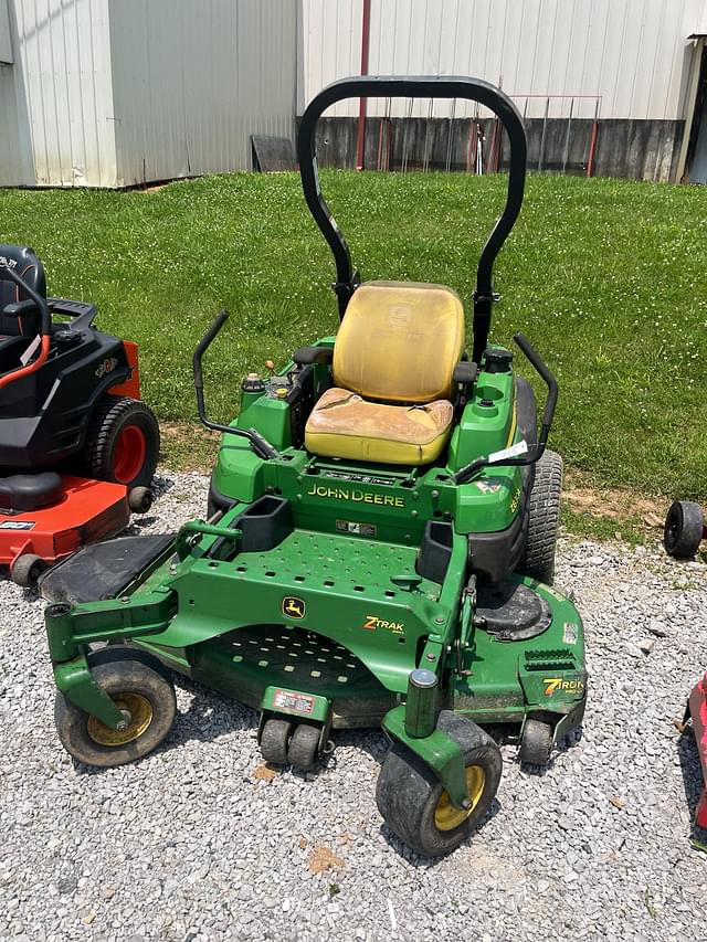 Image of John Deere Z830A equipment image 1