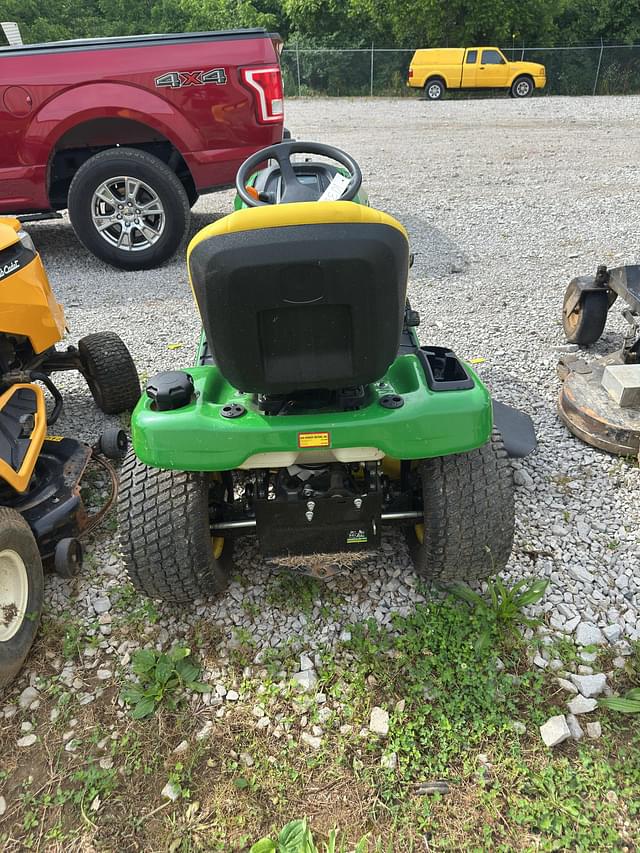 Image of John Deere X304 equipment image 3