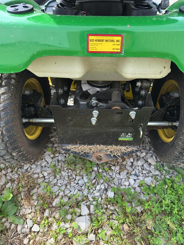 Image of John Deere X304 equipment image 4