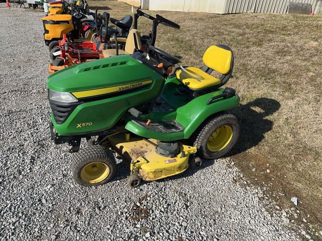 Image of John Deere X570 equipment image 1