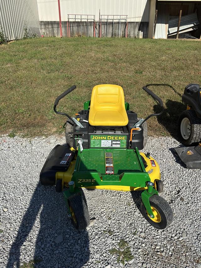 Image of John Deere Z335E equipment image 1