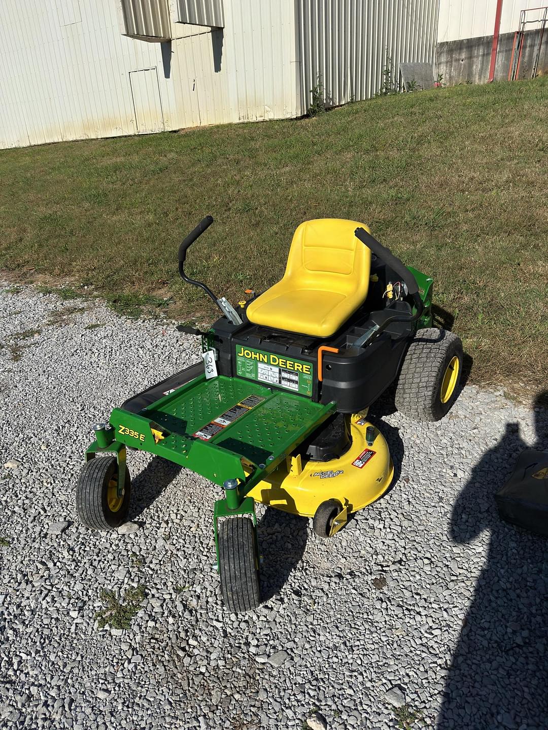 Image of John Deere Z335E Primary image