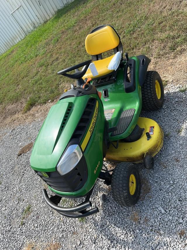 Image of John Deere S240 equipment image 1