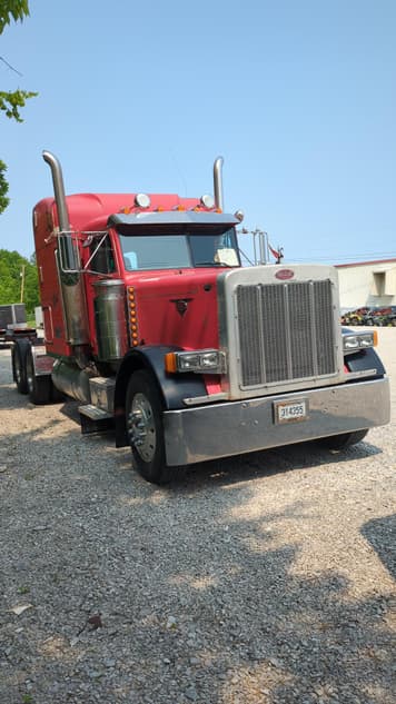 Main image Peterbilt 379