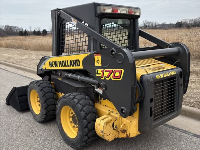 Image of New Holland L170 equipment image 3