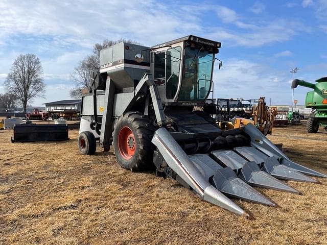 Image of Gleaner L2 equipment image 2