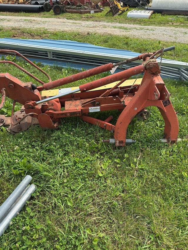 Image of New Holland 616 equipment image 4