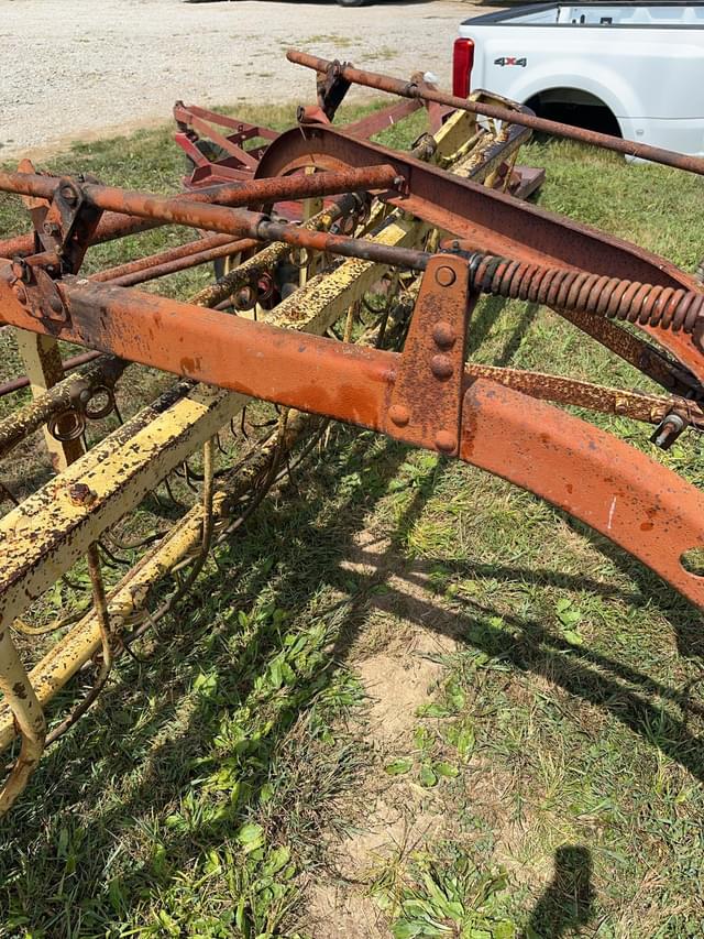 Image of New Holland 256 equipment image 4