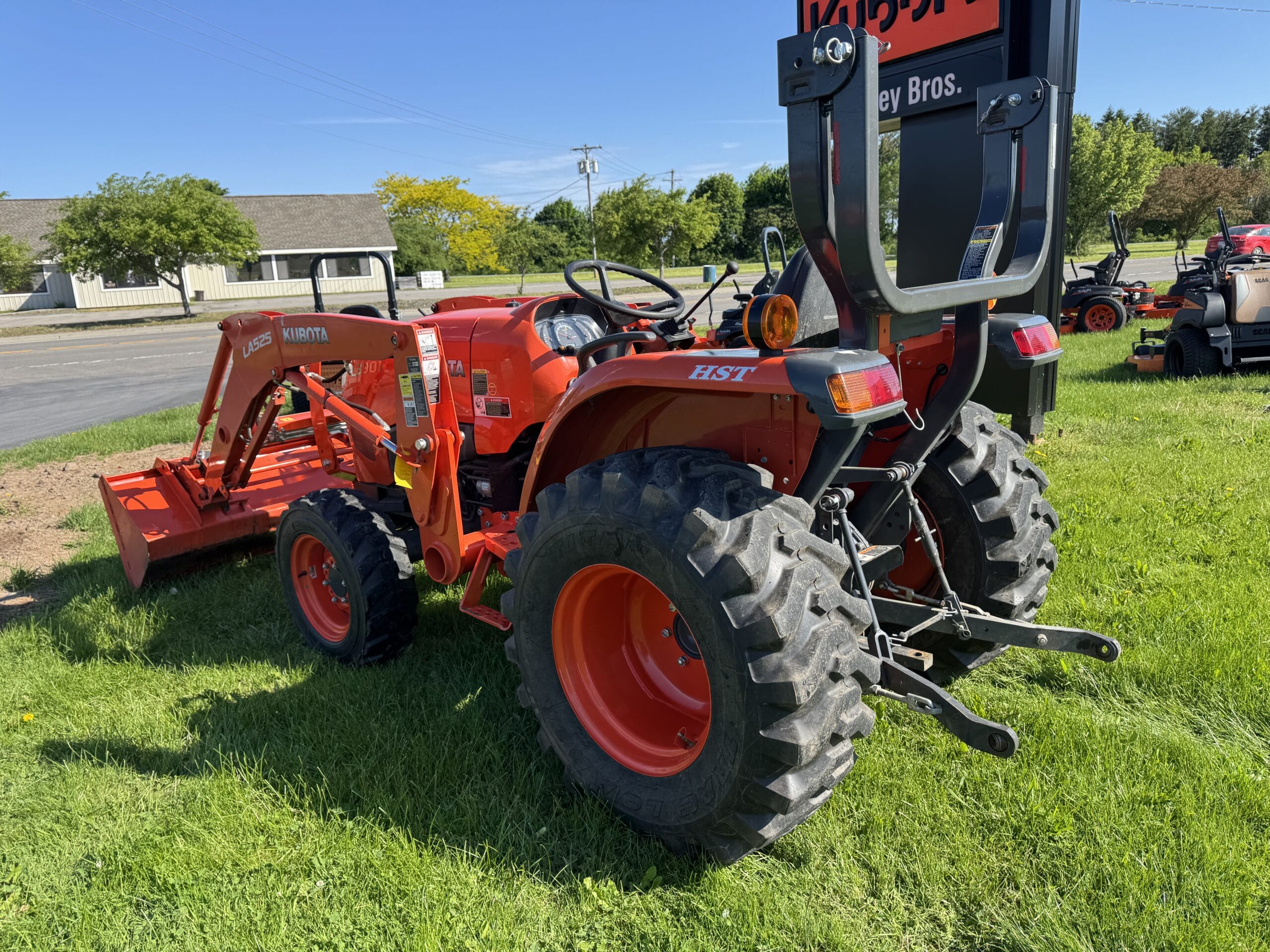 2017 Kubota L3901HST Equipment Image0