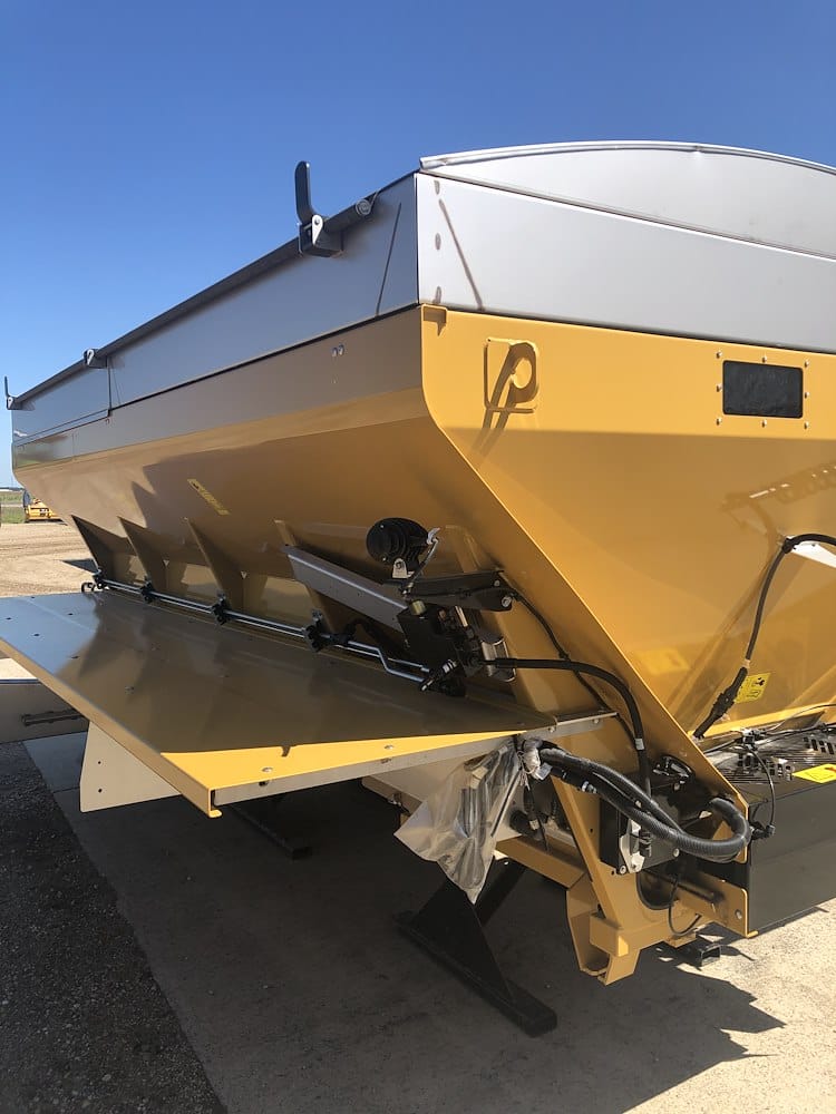 2023 New Leader L5000 Equipment Image0