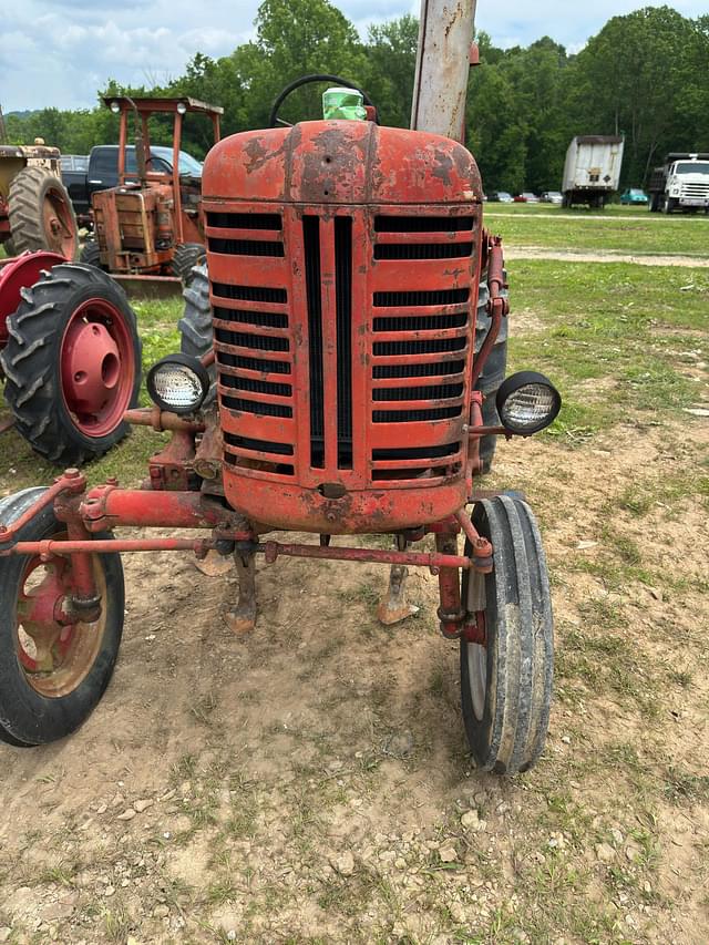 Image of Farmall 100 equipment image 1