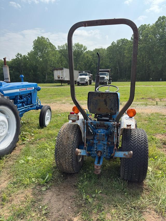 Image of New Holland 1215 equipment image 3