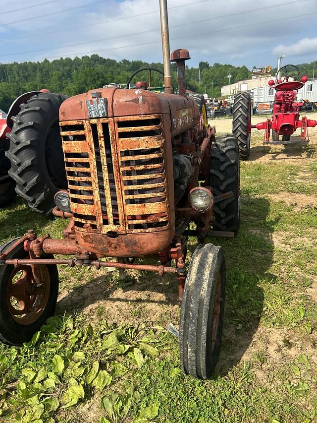 Image of Farmall 130 equipment image 2
