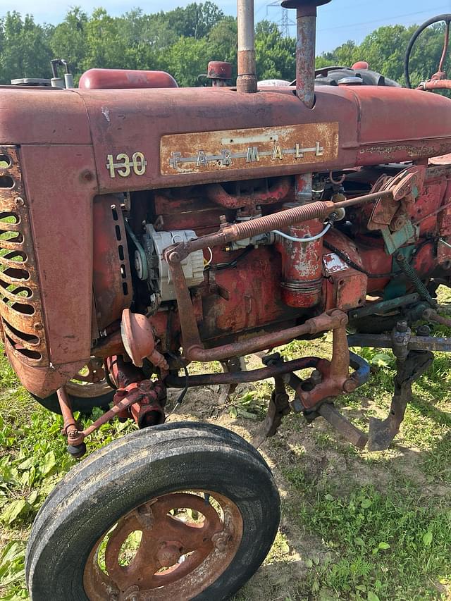Image of Farmall 130 equipment image 3
