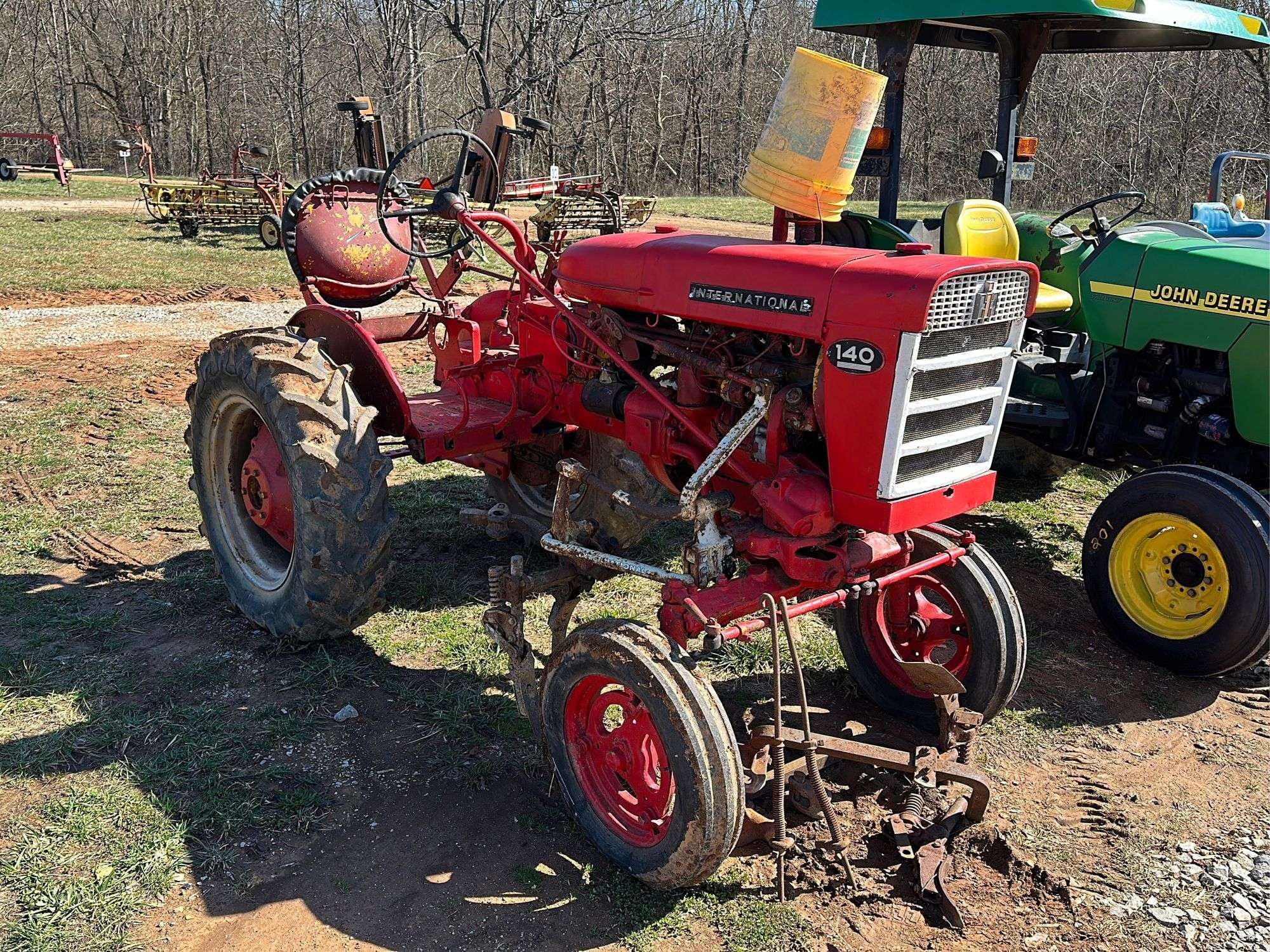 Main image Farmall 140