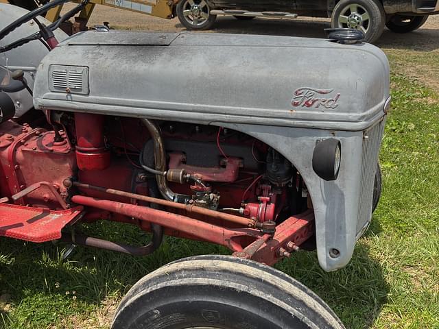 Image of Ford 8N equipment image 3
