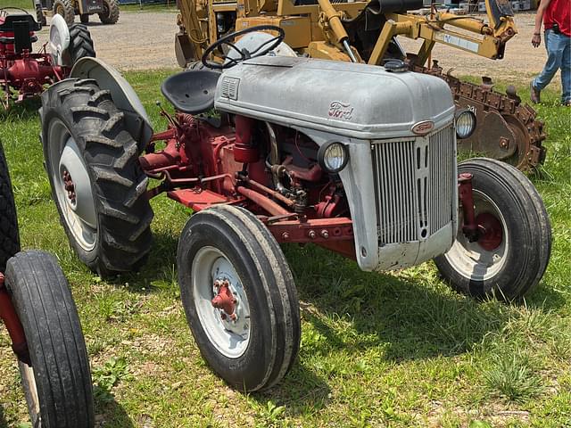 Image of Ford 8N equipment image 2
