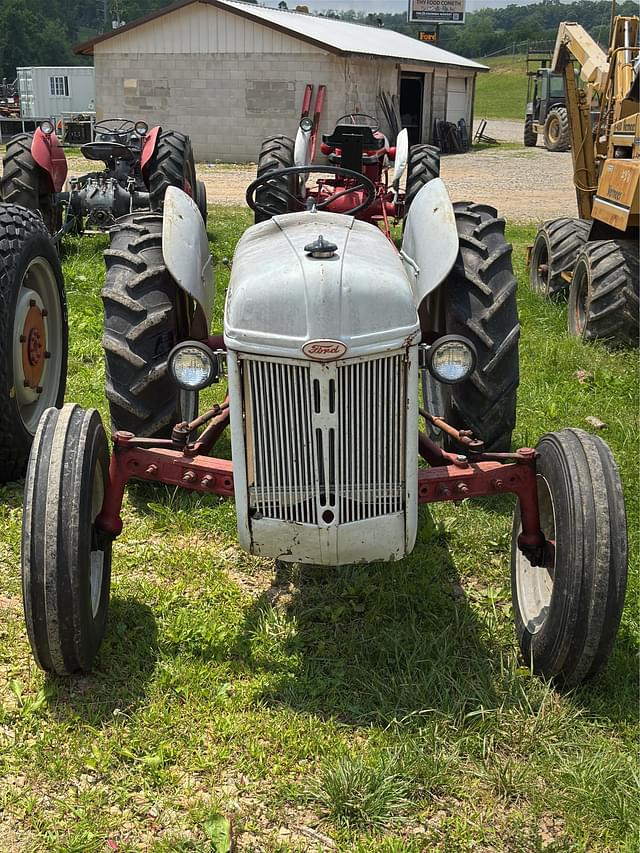 Image of Ford 8N equipment image 1