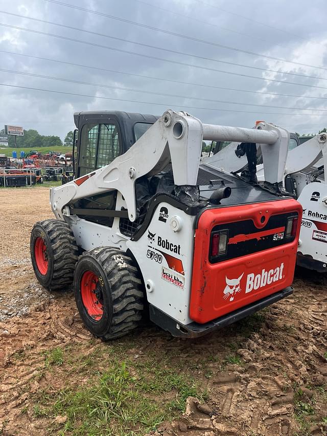 Image of Bobcat S740 equipment image 4