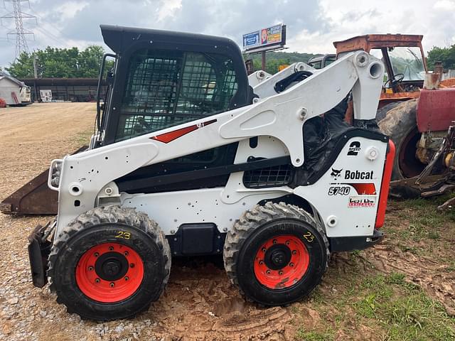Image of Bobcat S740 equipment image 3