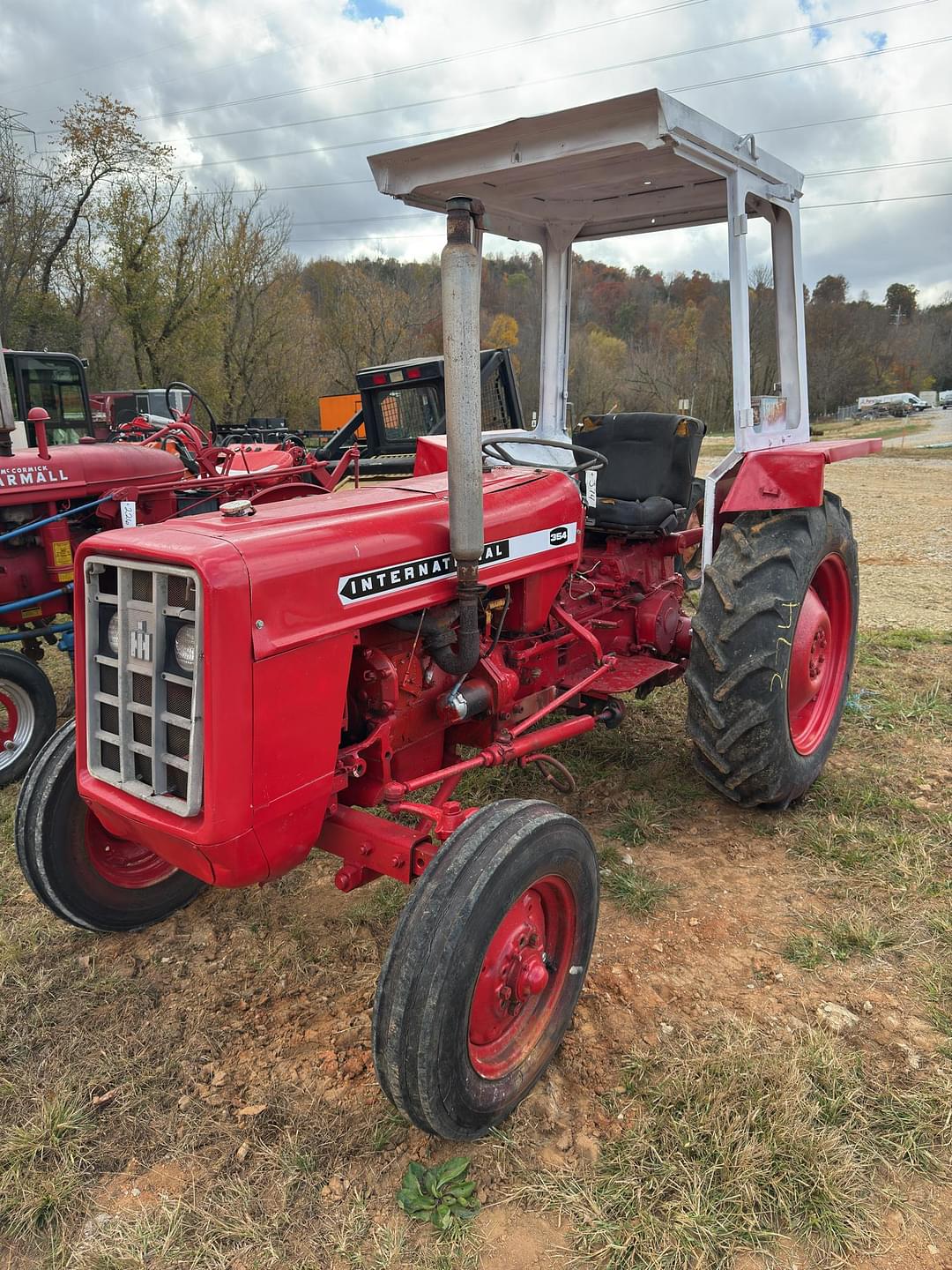 Image of International Harvester 354 Primary image