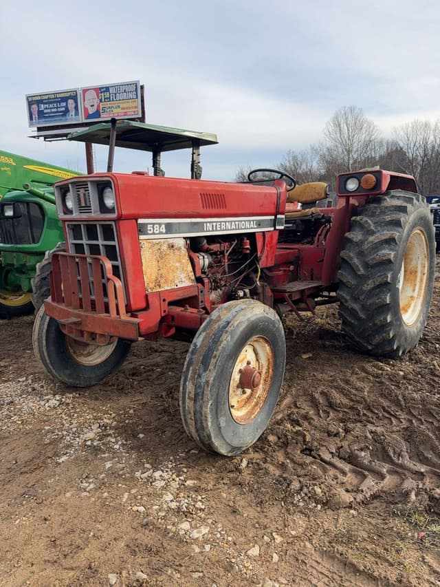 Image of International Harvester 584 equipment image 1