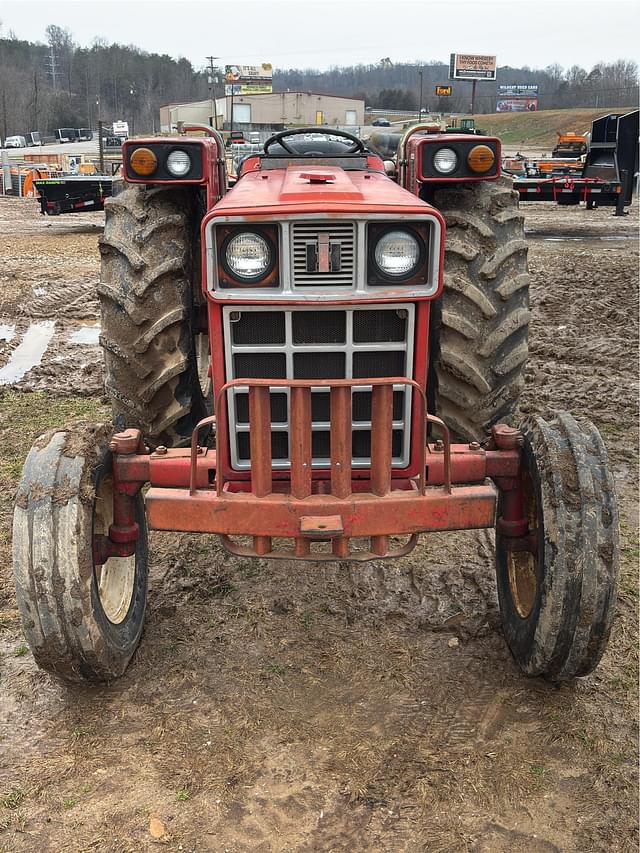 Image of International Harvester 584 equipment image 2