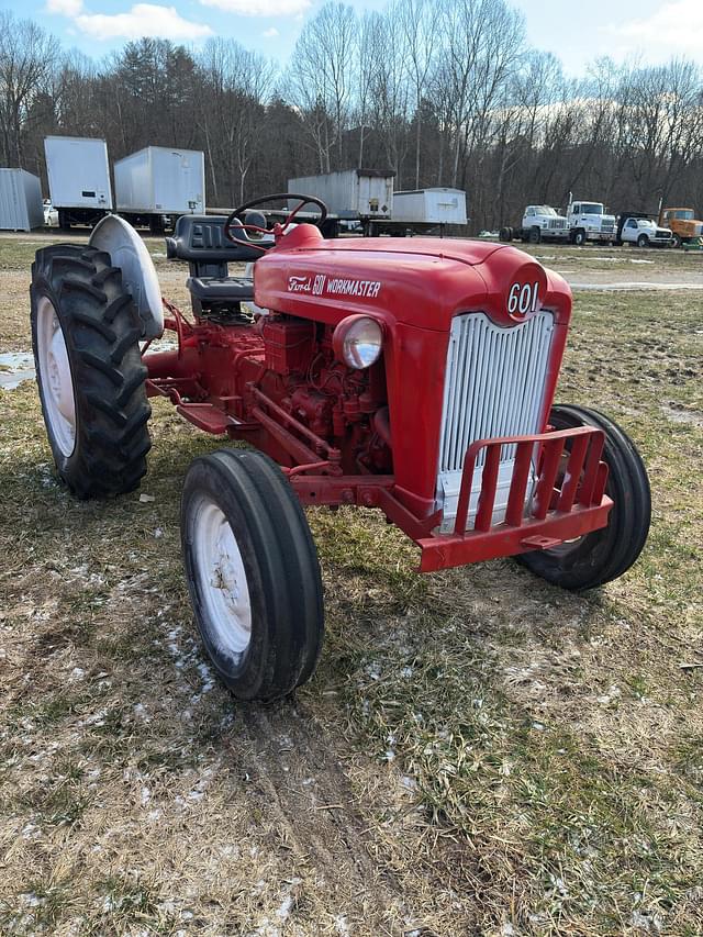 Image of Ford 601 equipment image 1