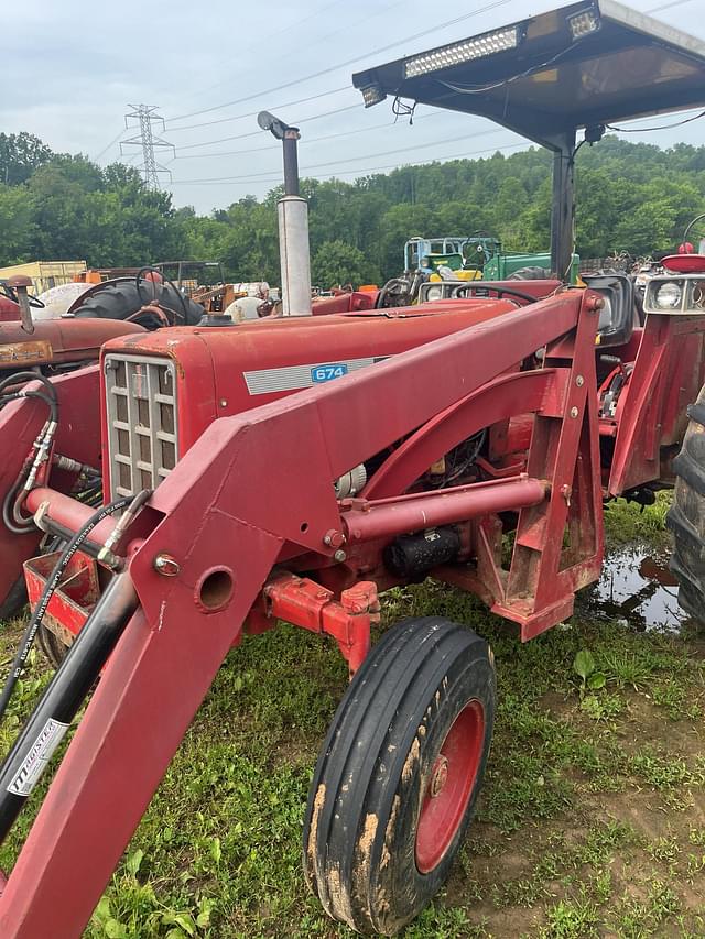 Image of International Harvester 674 equipment image 4