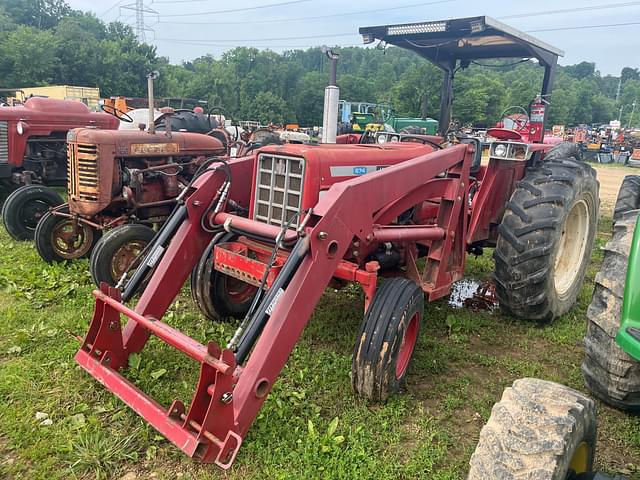 Image of International Harvester 674 equipment image 1