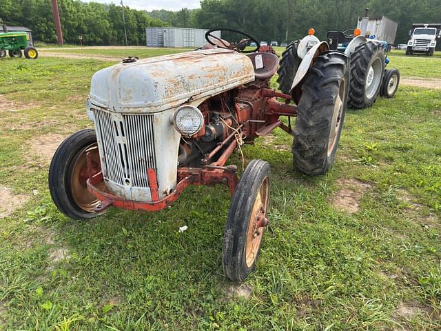 Image of Ford 8N equipment image 2