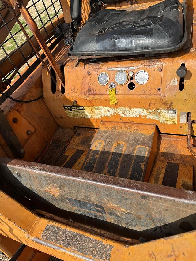 Image of Case 1835 equipment image 4