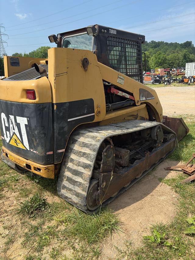 Image of Caterpillar 277 equipment image 3
