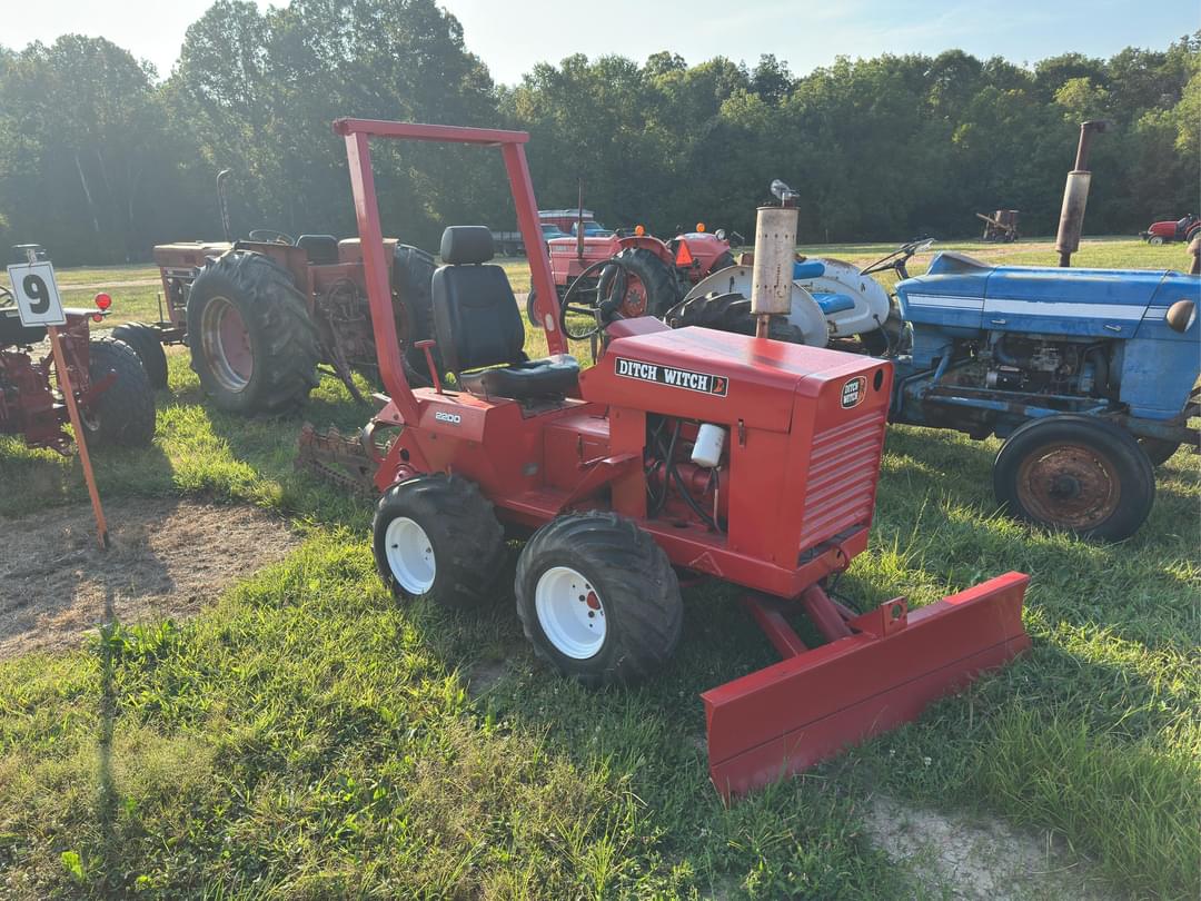 Image of Ditch Witch 2200 Primary image