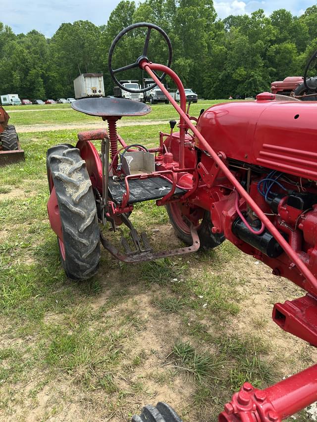 Image of Farmall Cub equipment image 2