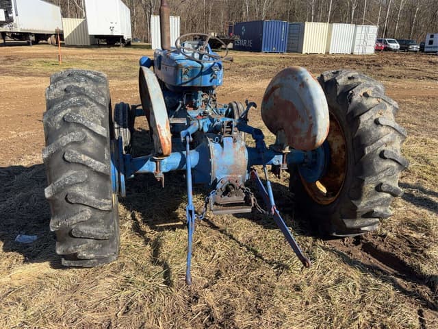 Image of Ford 3000 equipment image 4