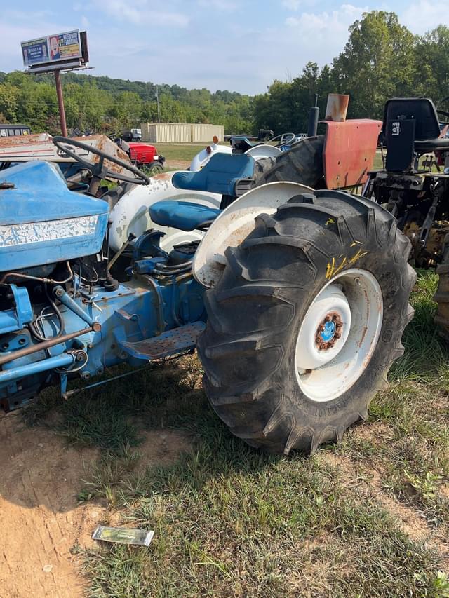 Image of Ford 3600 equipment image 2