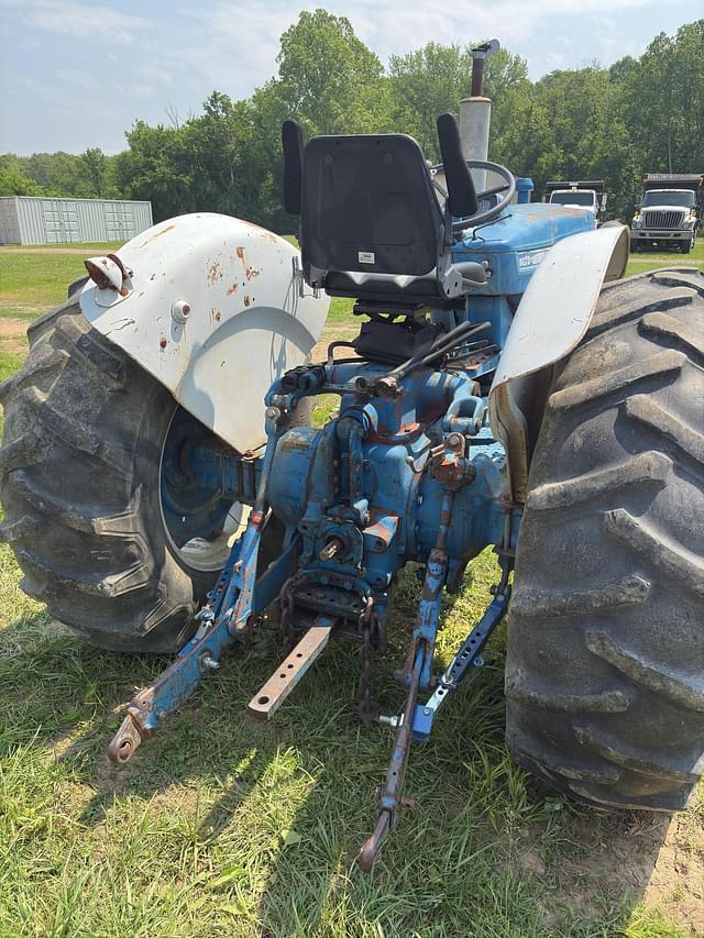 Image of Ford 5000 equipment image 4
