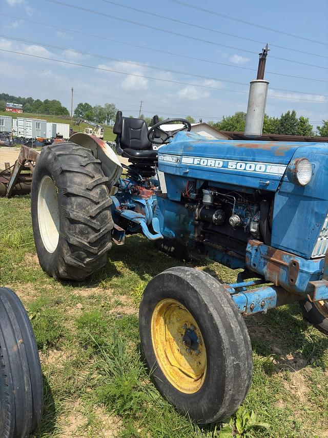 Image of Ford 5000 equipment image 2