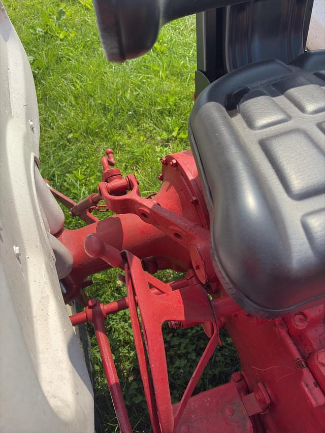 Image of Ford 601 equipment image 4