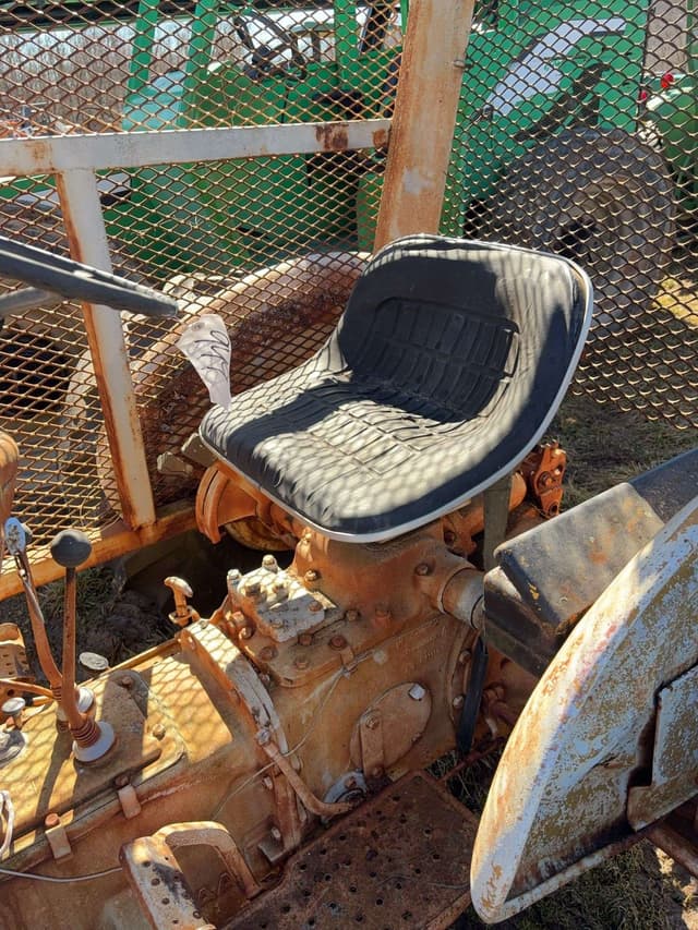 Image of Ford 531 equipment image 3