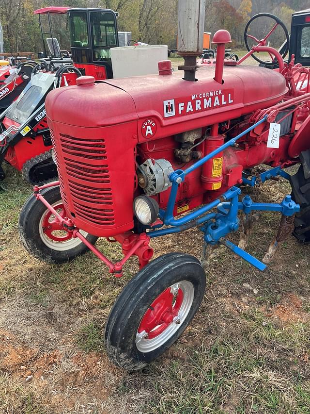 Image of Farmall Super A equipment image 1