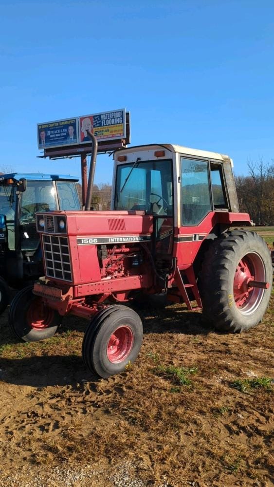 Main image International Harvester 1586
