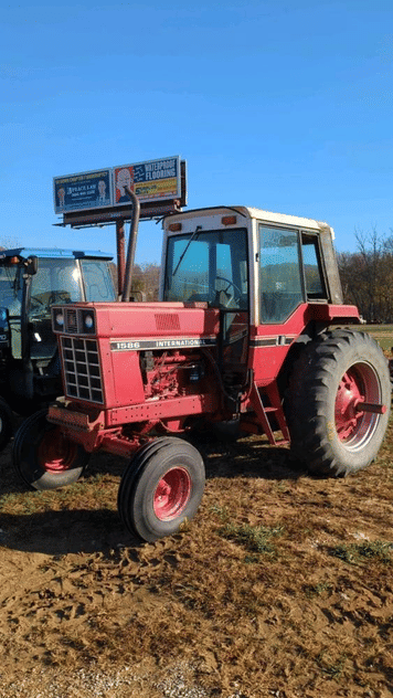 Main image International Harvester 1586