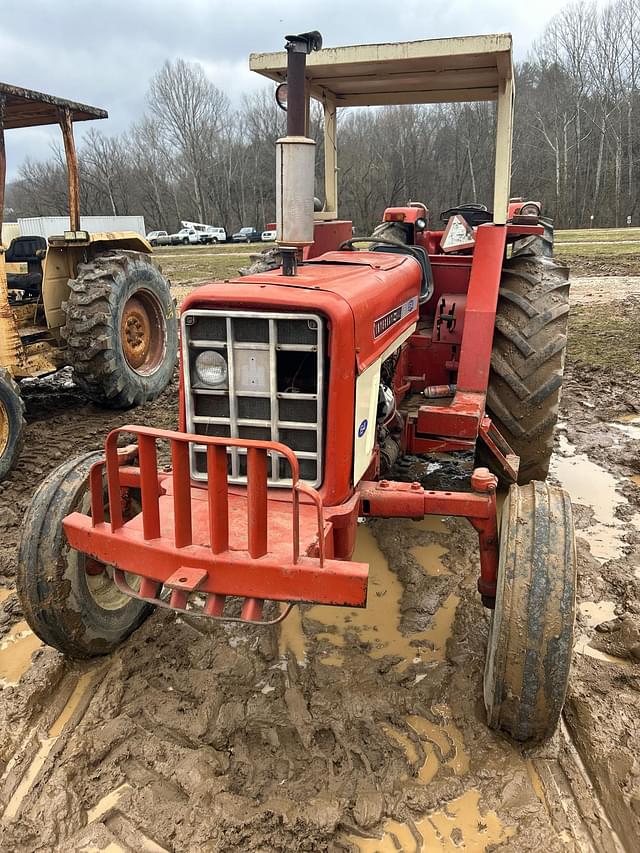 Image of International Harvester 574 equipment image 2