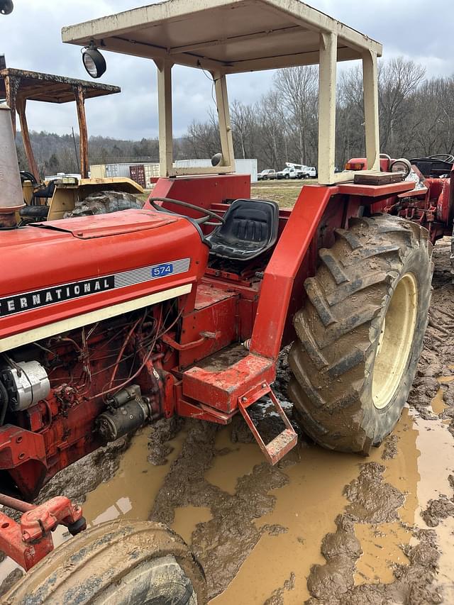 Image of International Harvester 574 equipment image 4